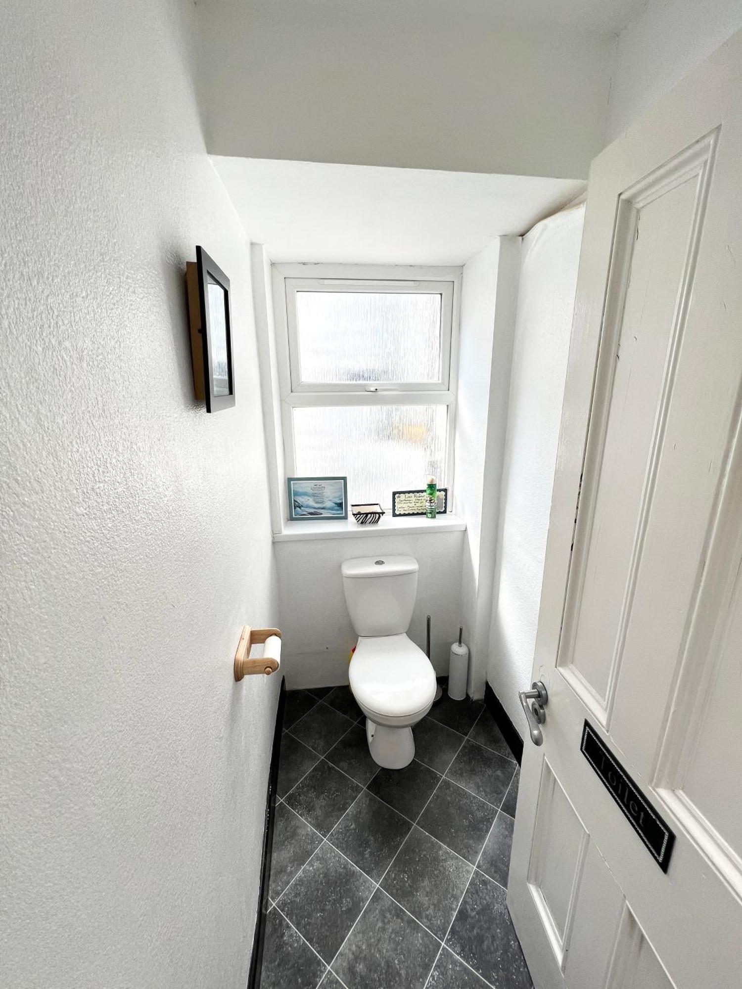 Perfect Central Location Portrush Exterior photo